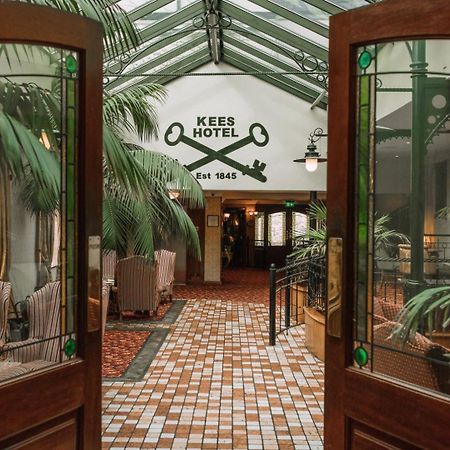 Kee's Hotel Stranorlar Buitenkant foto