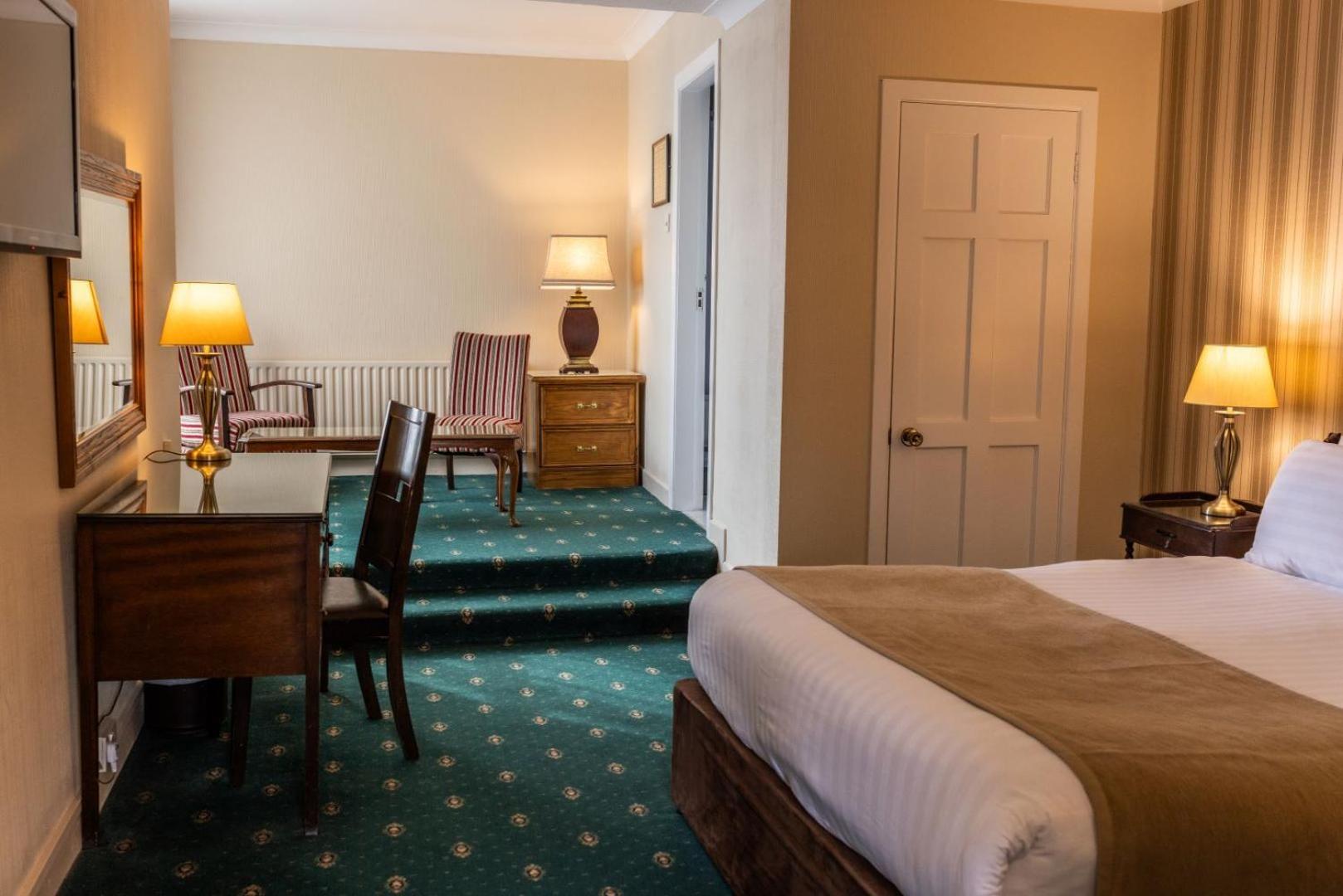 Kee's Hotel Stranorlar Buitenkant foto