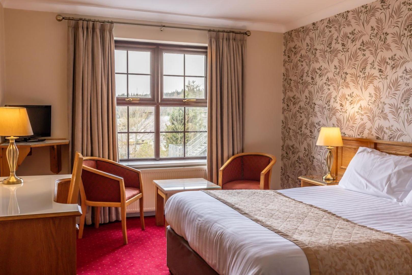 Kee's Hotel Stranorlar Buitenkant foto