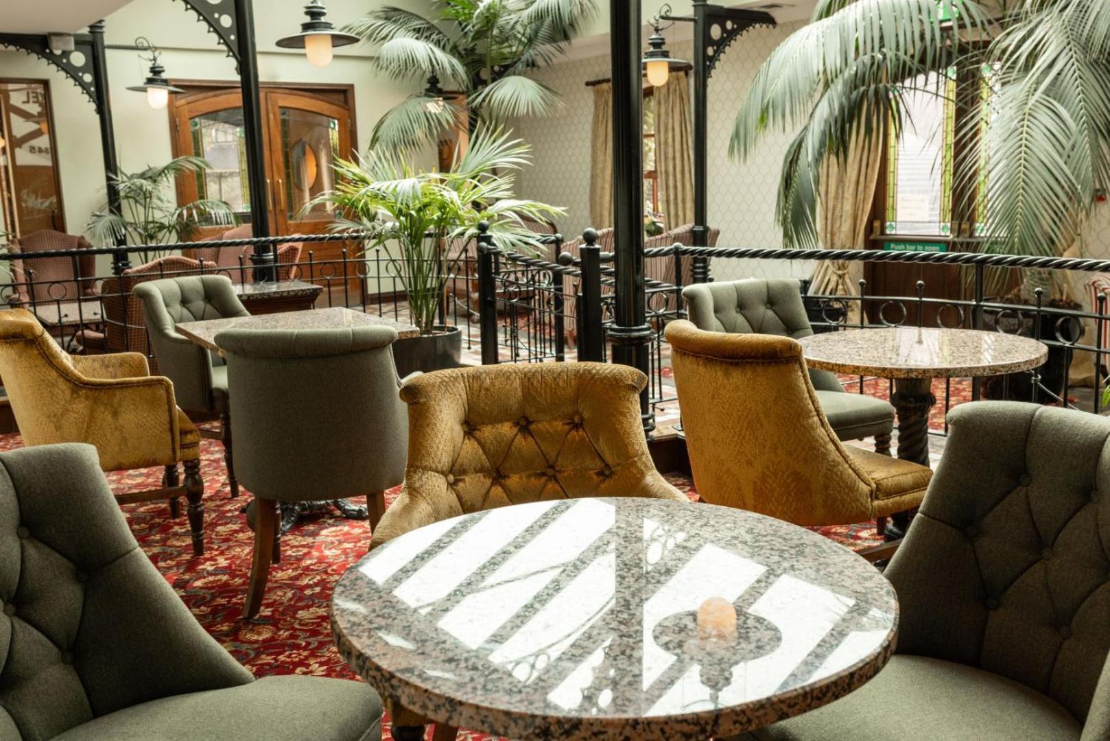 Kee's Hotel Stranorlar Buitenkant foto