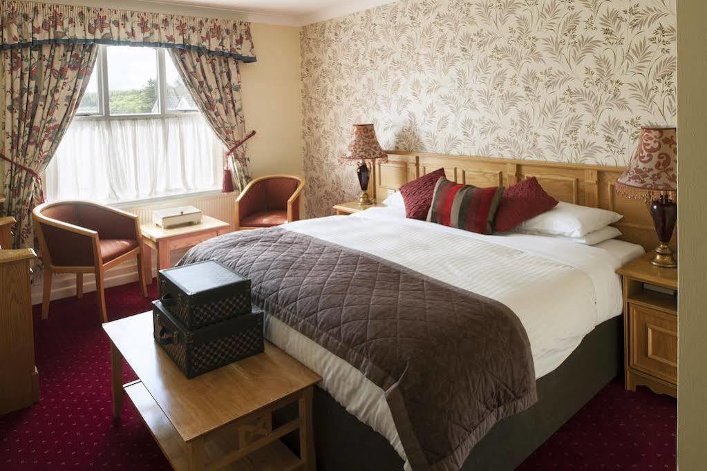 Kee's Hotel Stranorlar Buitenkant foto